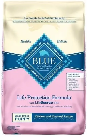 Blue Buffalo Life Protection Formula Rețetă de pui și fulgi de ovăz pentru cățeluși de rasă mică Hrană uscată pentru câini