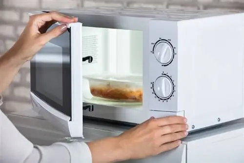 poj niam cua sov zaub mov hauv lub microwave