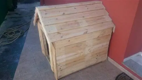 Pallet Wood Dog Kennel av 1o1 Pallets