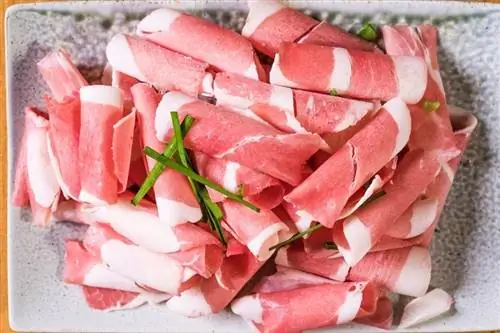 rebanadas crudas de prosciutto