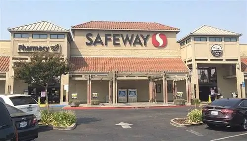 Safeway разрешава ли кучета? Политика за домашни любимци за 2023 г. & Съвети за пазаруване