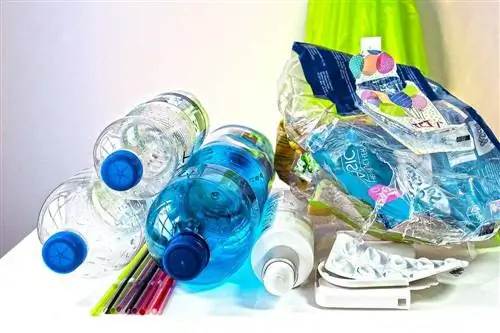 dažāda veida plastmasas atkritumi