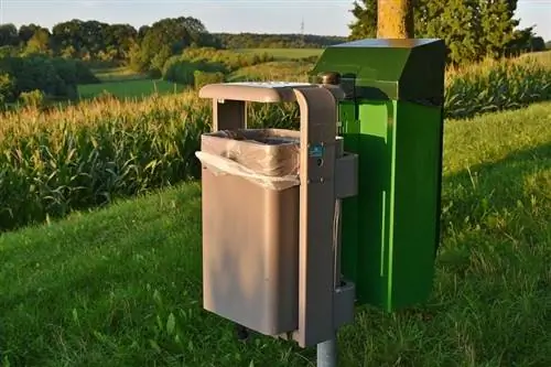 tempat sampah untuk kotoran