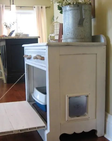 DIY Cat Door fra Old Cabinet