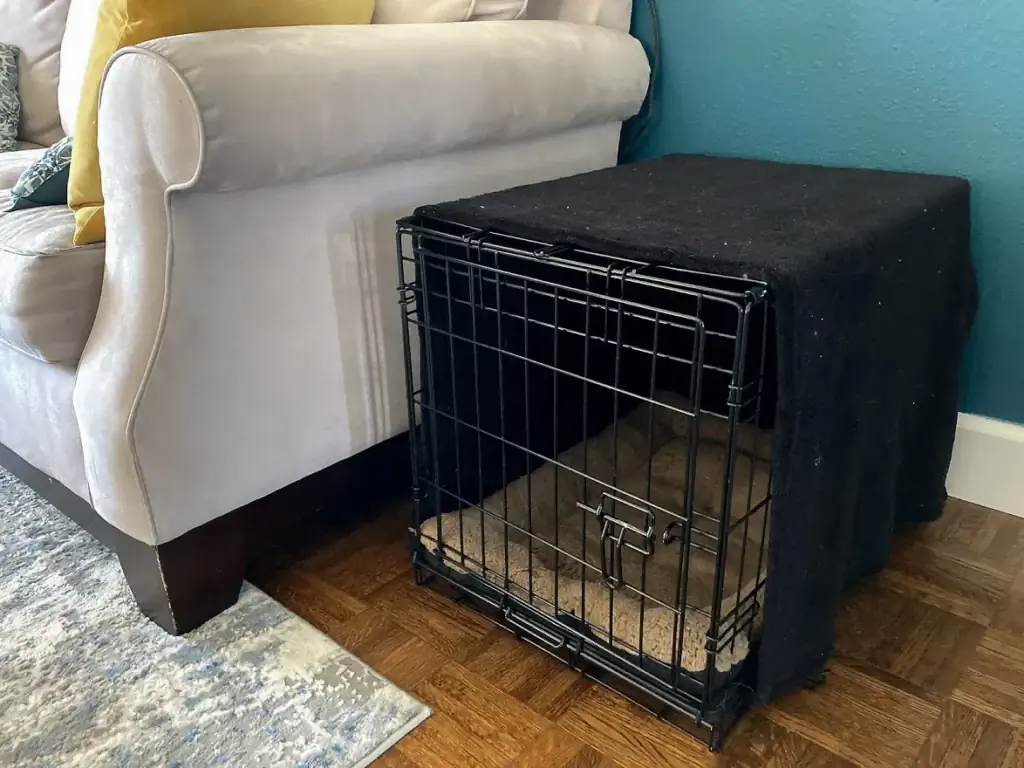 Easy Build DIY Dog Crate Side Table van The Palette Muse