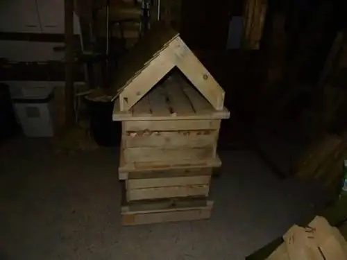 Վրդովեցուցիչ բացօթյա Deluxe Pallet Cat House