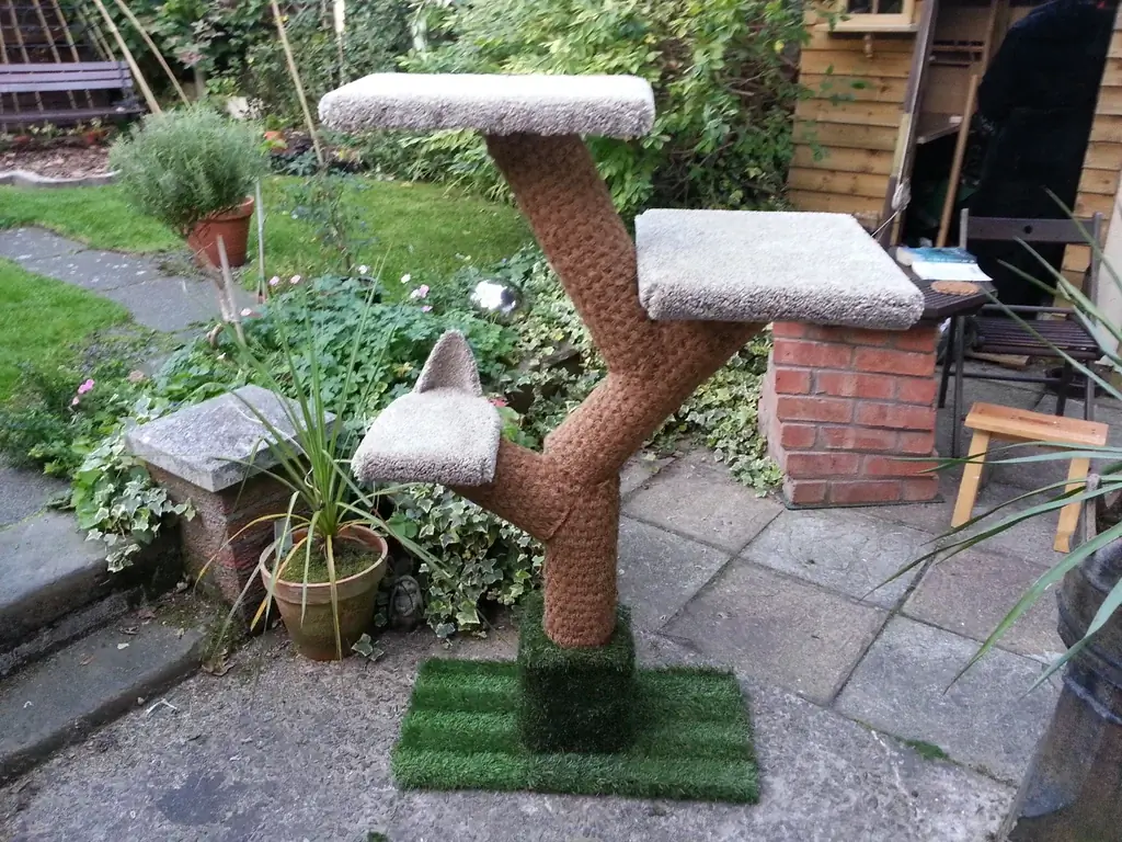 Budsjett Cat Tree- Instructables