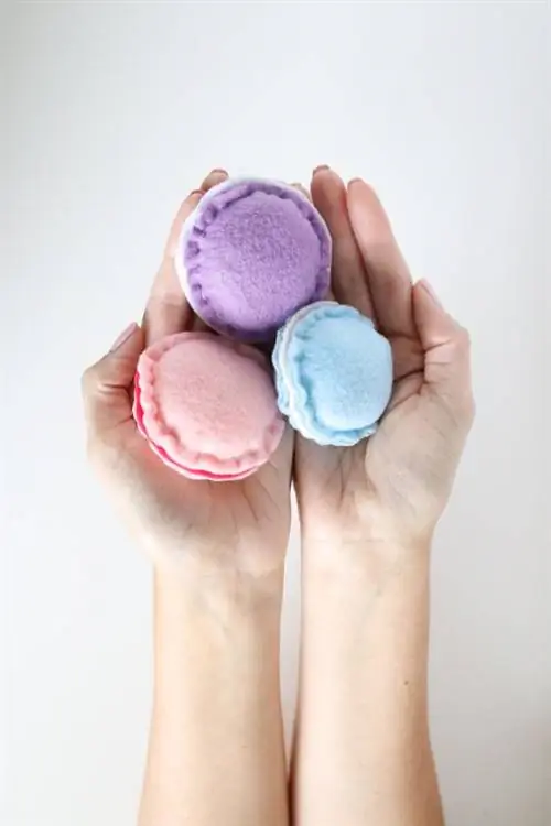 GIOCATTOLI PER GATTI MACARON FAI DA TE