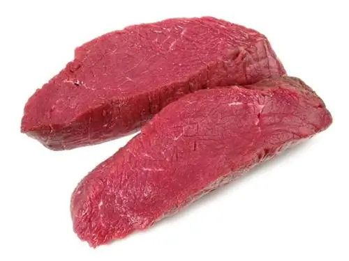 Steaks d'autruche sur fond blanc_food impressions_shutterstock