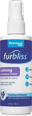 Vetnique Labs Furbliss የሚያረጋጋ ከአስፈላጊ ዘይቶች ጋር ይረጫል።