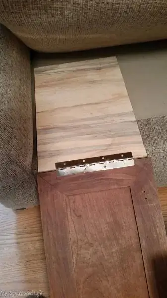 DIY INDOOR PET RAMP REPURPOSED CABINET DOOR1