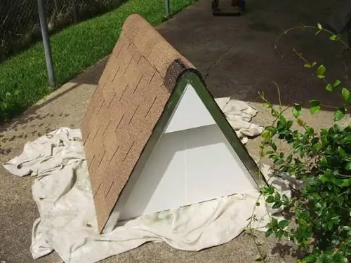 DIY იზოლირებული A-Frame Doghouse